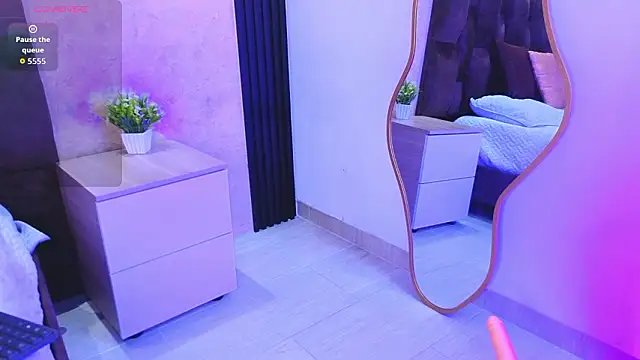 vicky grey online show from March 7, 2026, 11:51 am