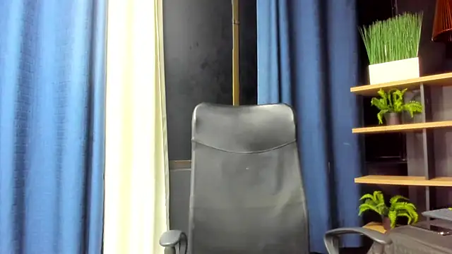 Tobias Vega online show from April 18, 2026, 7:01 am