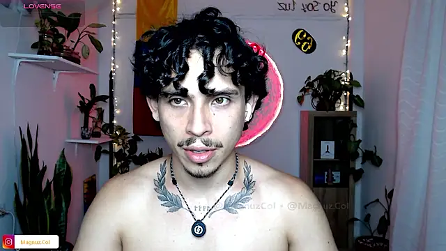 Magnuz Col online show from February 11, 2026, 1:32 am