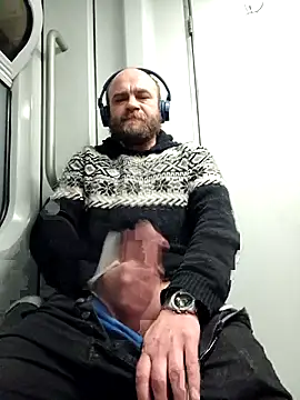 AlexanderArmani online show from February 25, 2026, 1:15 am