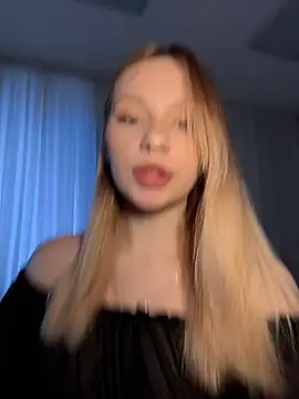 DayaFoxy online show from March 6, 2026, 1:07 pm