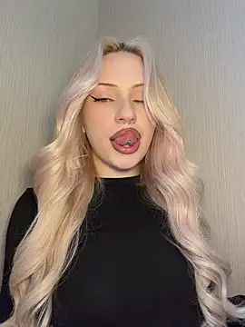 DayaFoxy online show from April 24, 2026, 1:46 pm