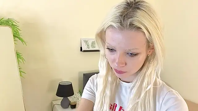 Naomi Demio online show from February 6, 2026, 2:53 pm