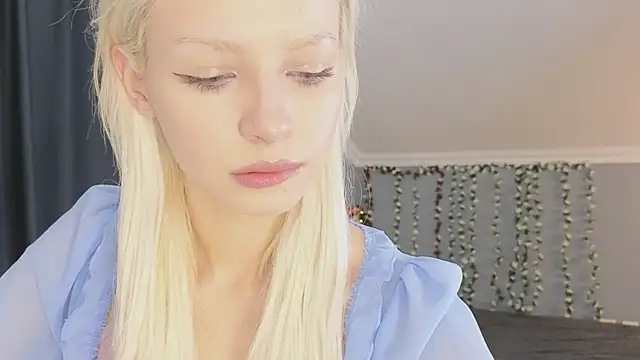 Naomi Demio online show from April 18, 2026, 12:42 pm