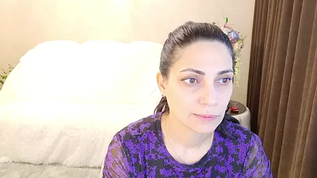 LovelyBeatrice online show from February 16, 2026, 6:20 am