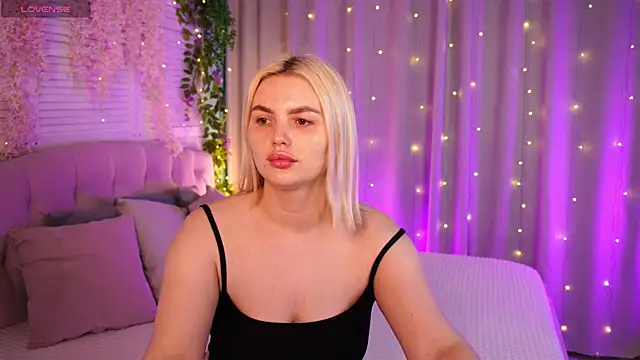 Snapshot of AmeliaWeells chatting on May 4, 2026, 3:57 am AmeliaWeells online show from May 4, 2026, 3:57 am