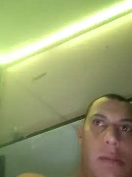 LUis3194 online show from July 9, 2026, 5:44 am