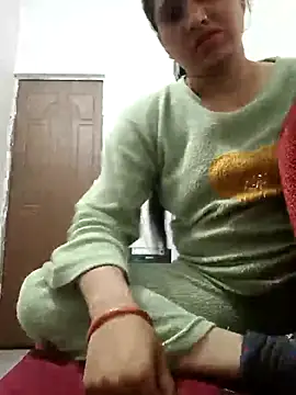 Cute-karisma1234 online show from February 8, 2026, 5:05 pm