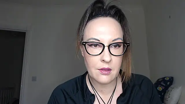 PsychicDominatrix online show from February 10, 2026, 8:18 am