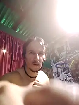 AxelFrost online show from July 14, 2026, 6:46 pm