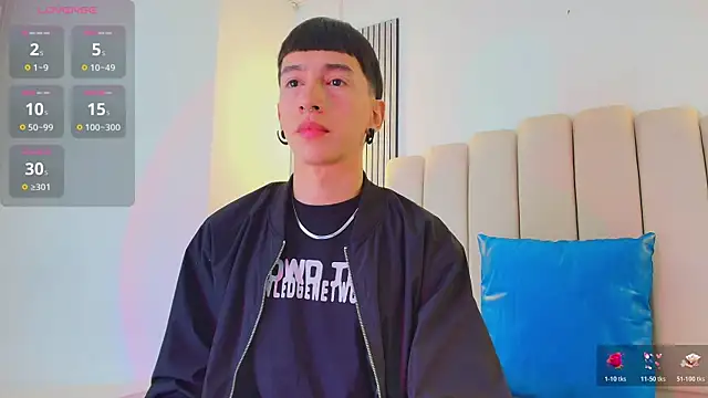 lian cameron online show from April 15, 2026, 3:46 am