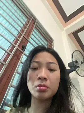 Lyn-be99 online show from February 16, 2026, 12:29 am