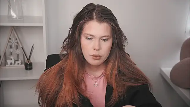 MarnieWootan online show from February 25, 2026, 4:44 am