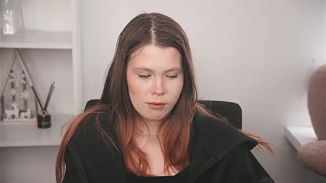 MarnieWootan online show from March 4, 2026, 4:51 am