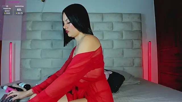 HollyGrey  online show from April 3, 2026, 11:41 am