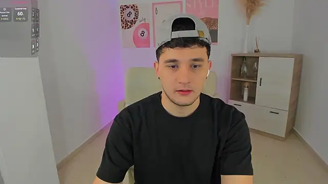 Massimo Fiore online show from February 13, 2026, 9:33 pm