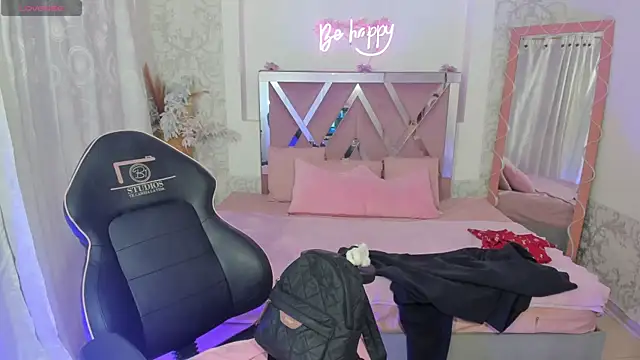 SABRIINA TAY online show from April 18, 2026, 11:47 am