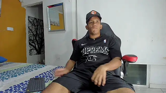 ricky spensar23cm  online show from March 4, 2026, 2:17 am