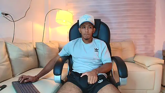 ricky spensar23cm  online show from April 14, 2026, 12:27 am