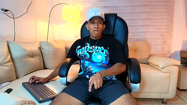 ricky spensar23cm  online show from April 19, 2026, 12:43 am