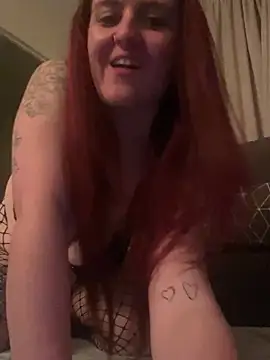 PoppySlut6999 online show from April 17, 2026, 8:45 pm