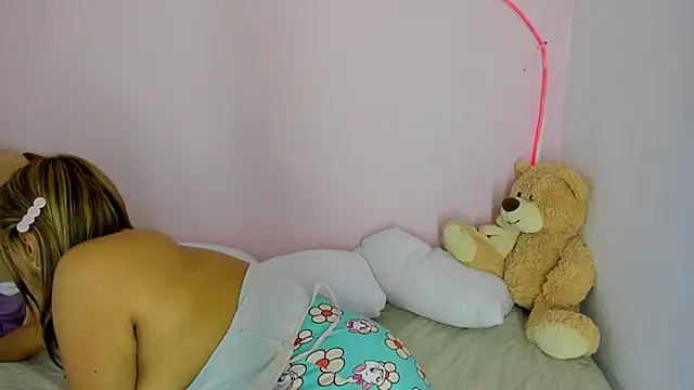 Snapshot of Kiikilove149 chatting on February 8, 2026, 1:53 am Kiikilove149 online show from February 8, 2026, 1:53 am