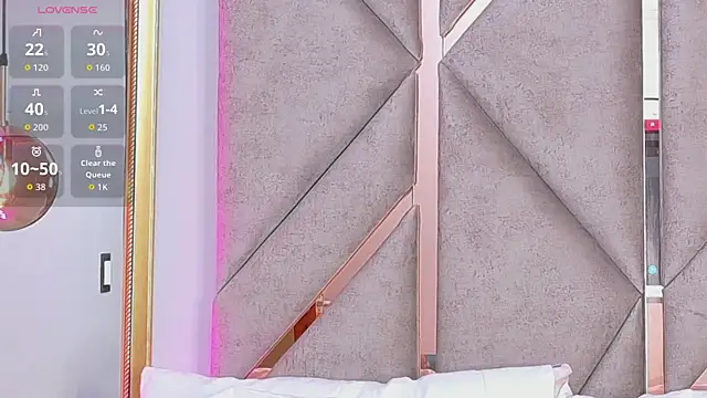 Sally-Noa online show from March 19, 2026, 2:21 pm