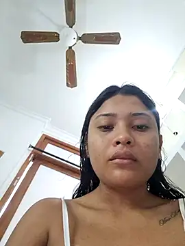 Layla em online show from February 26, 2026, 12:26 pm