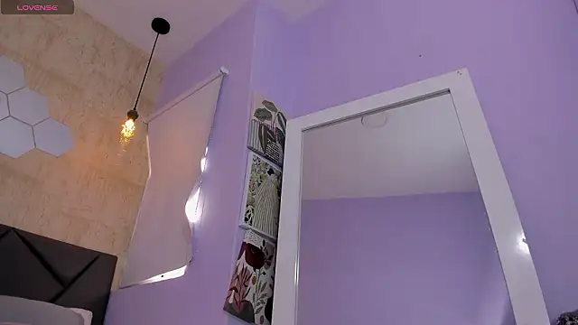 Snapshot of Naomy-lopez chatting on March 2, 2026, 7:54 pm Naomy-lopez online show from March 2, 2026, 7:54 pm