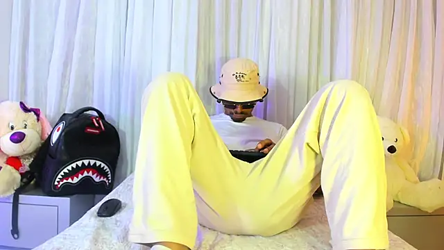 Rpoolrboy online show from April 10, 2026, 4:17 am