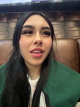 scarlett pinkk1 online show from March 19, 2026, 3:21 am