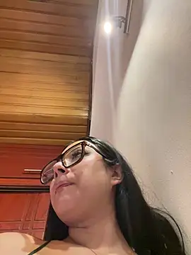 Violetta pinkk1 online show from February 18, 2026, 4:41 am