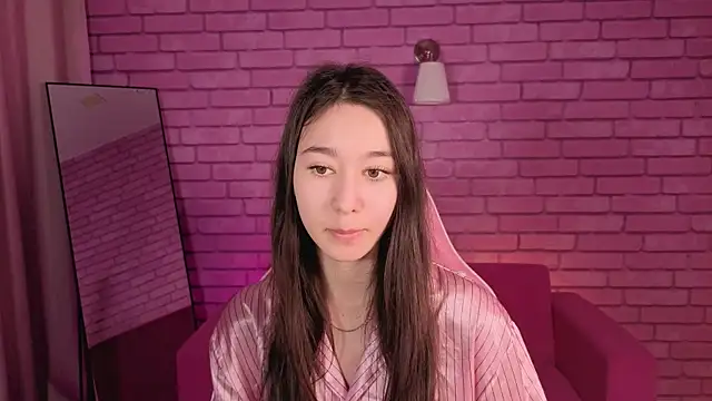 Snapshot of Nicole_Brownie chatting on May 4, 2026, 12:50 am Nicole Brownie online show from May 4, 2026, 12:50 am