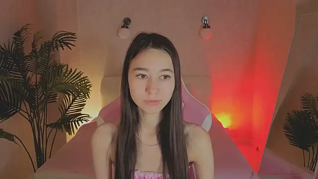 Snapshot of Nicole_Brownie chatting on June 4, 2026, 12:49 am Nicole Brownie online show from June 4, 2026, 12:49 am