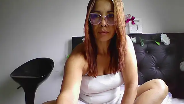 Snapshot of camila_star10 chatting on May 17, 2026, 5:09 pm camila star10 online show from May 17, 2026, 5:09 pm
