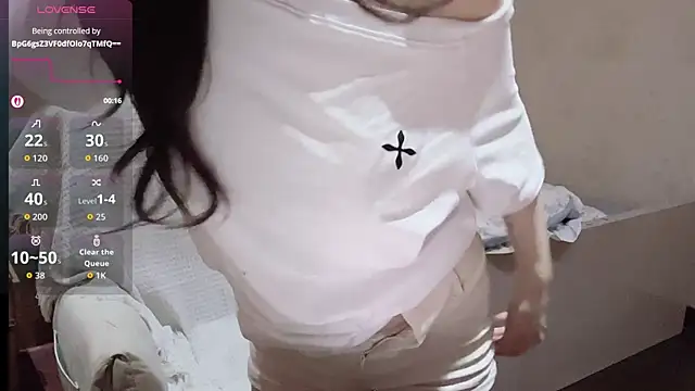 Xiaoyun 6666 online show from April 16, 2026, 9:04 pm