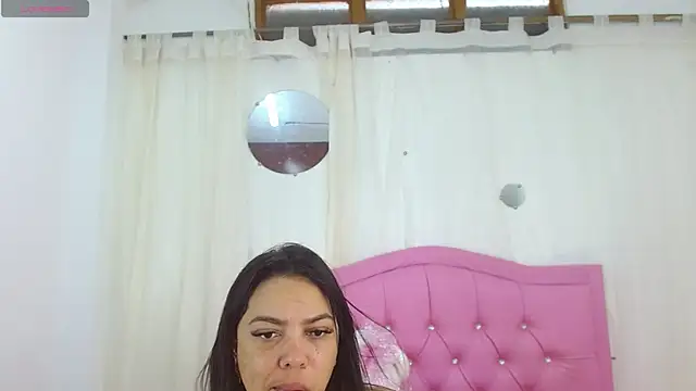 Steixy cute online show from April 19, 2026, 7:38 pm