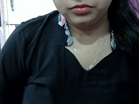 Cute Aliyaa online show from April 21, 2026, 12:44 pm