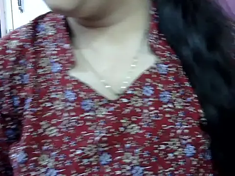 Snapshot of Cute_Aliyaa chatting on May 19, 2026, 1:39 pm Cute Aliyaa online show from May 19, 2026, 1:39 pm