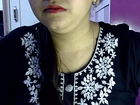 Snapshot of Cute_Aliyaa chatting on May 26, 2026, 1:18 pm Cute Aliyaa online show from May 26, 2026, 1:18 pm