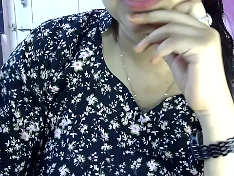 Snapshot of Cute_Aliyaa chatting on June 1, 2026, 12:18 pm Cute Aliyaa online show from June 1, 2026, 12:18 pm