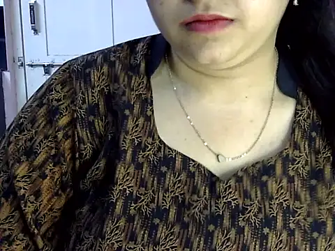 Snapshot of Cute_Aliyaa chatting on June 3, 2026, 2:33 pm Cute Aliyaa online show from June 3, 2026, 2:33 pm