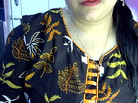 Snapshot of Cute_Aliyaa chatting on June 7, 2026, 1:37 pm Cute Aliyaa online show from June 7, 2026, 1:37 pm