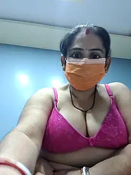 Snapshot of diyam4002 chatting on February 8, 2026, 8:45 pm diyam4002 online show from February 8, 2026, 8:45 pm