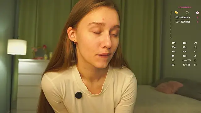 Snapshot of SharaNewbern chatting on February 16, 2026, 2:13 pm SharaNewbern online show from February 16, 2026, 2:13 pm