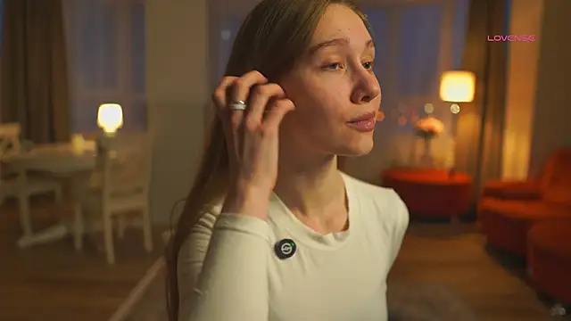 Snapshot of SharaNewbern chatting on February 26, 2026, 1:43 pm SharaNewbern online show from February 26, 2026, 1:43 pm