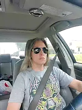 Sunflower0025 online show from May 19, 2026, 5:52 pm