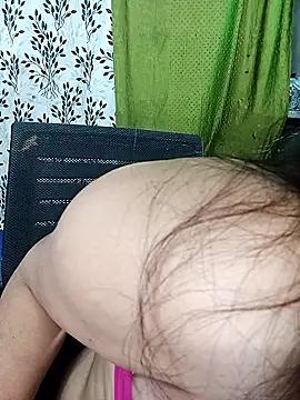 Snapshot of alinaarora chatting on March 4, 2026, 9:32 pm alinaarora online show from March 4, 2026, 9:32 pm