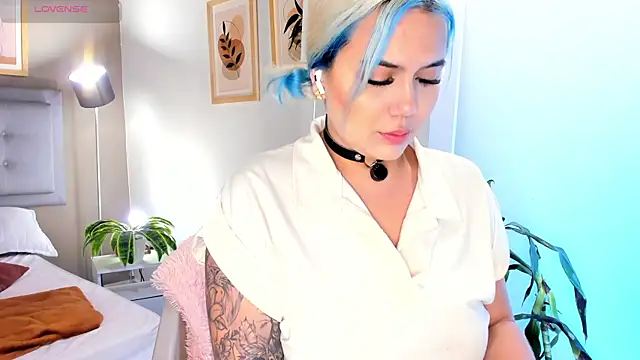 SalomeStorm  online show from April 1, 2026, 3:20 pm