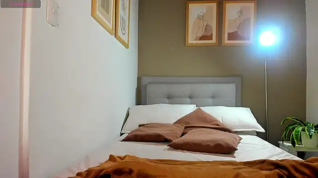 SalomeStorm  online show from April 24, 2026, 3:25 pm